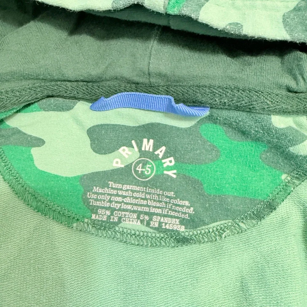 Primary kids green camo‎ zip up hooded sweatshirt 4/5